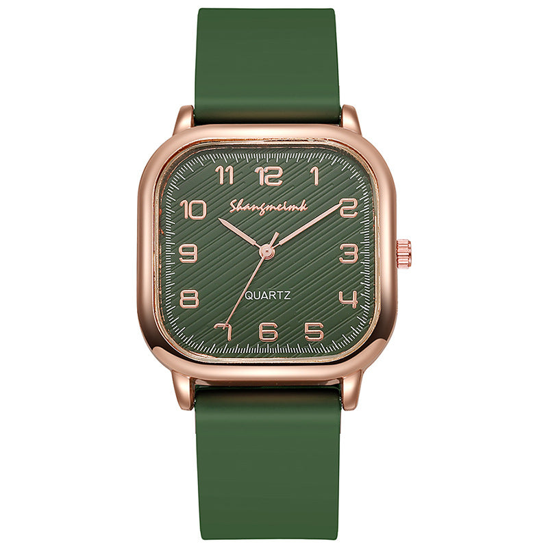 Fashionable quartz women's watch with silicone strap